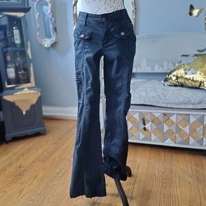 Garage Utility Black Garment Label Close-Up Size 1